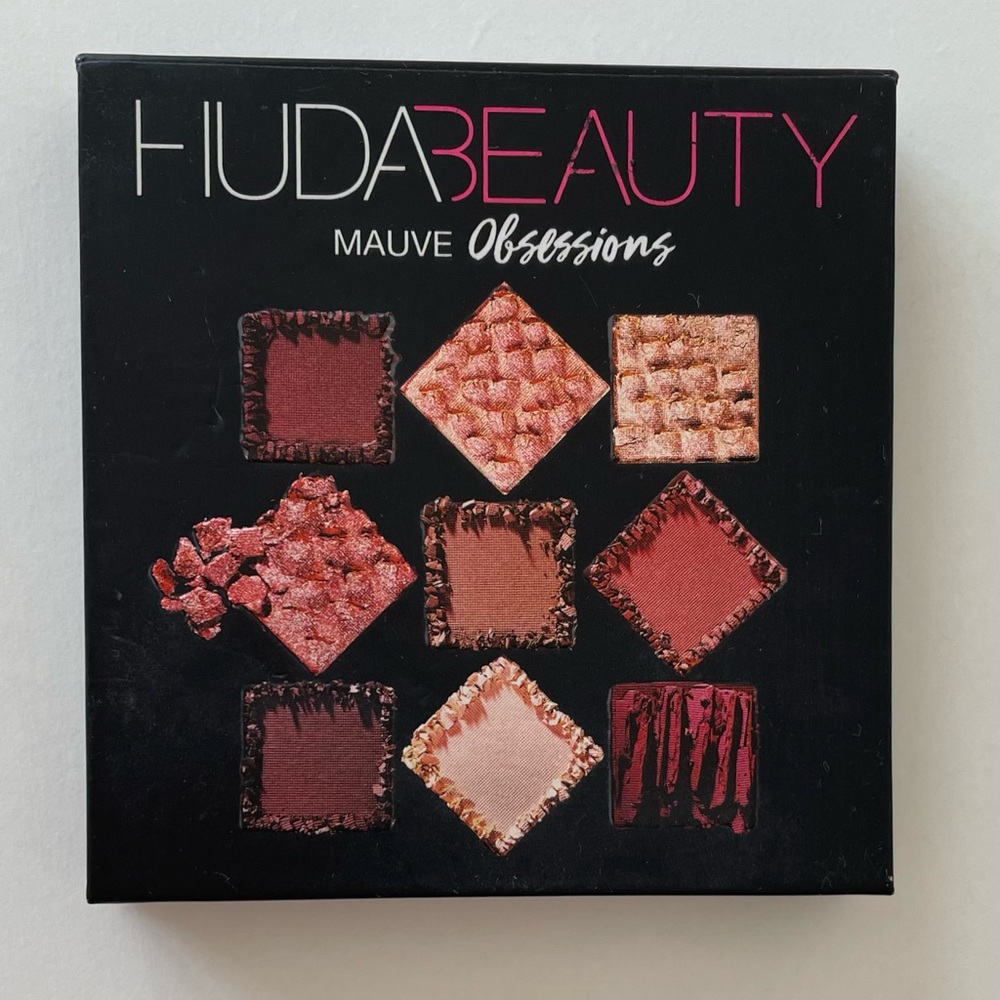 Huda Beauty Eyeshadow Palette
